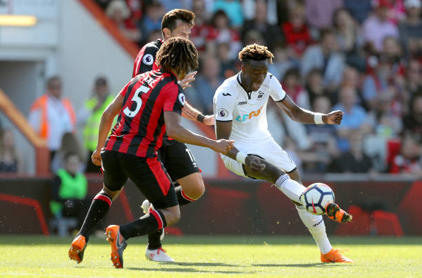 相比之下 相比之下